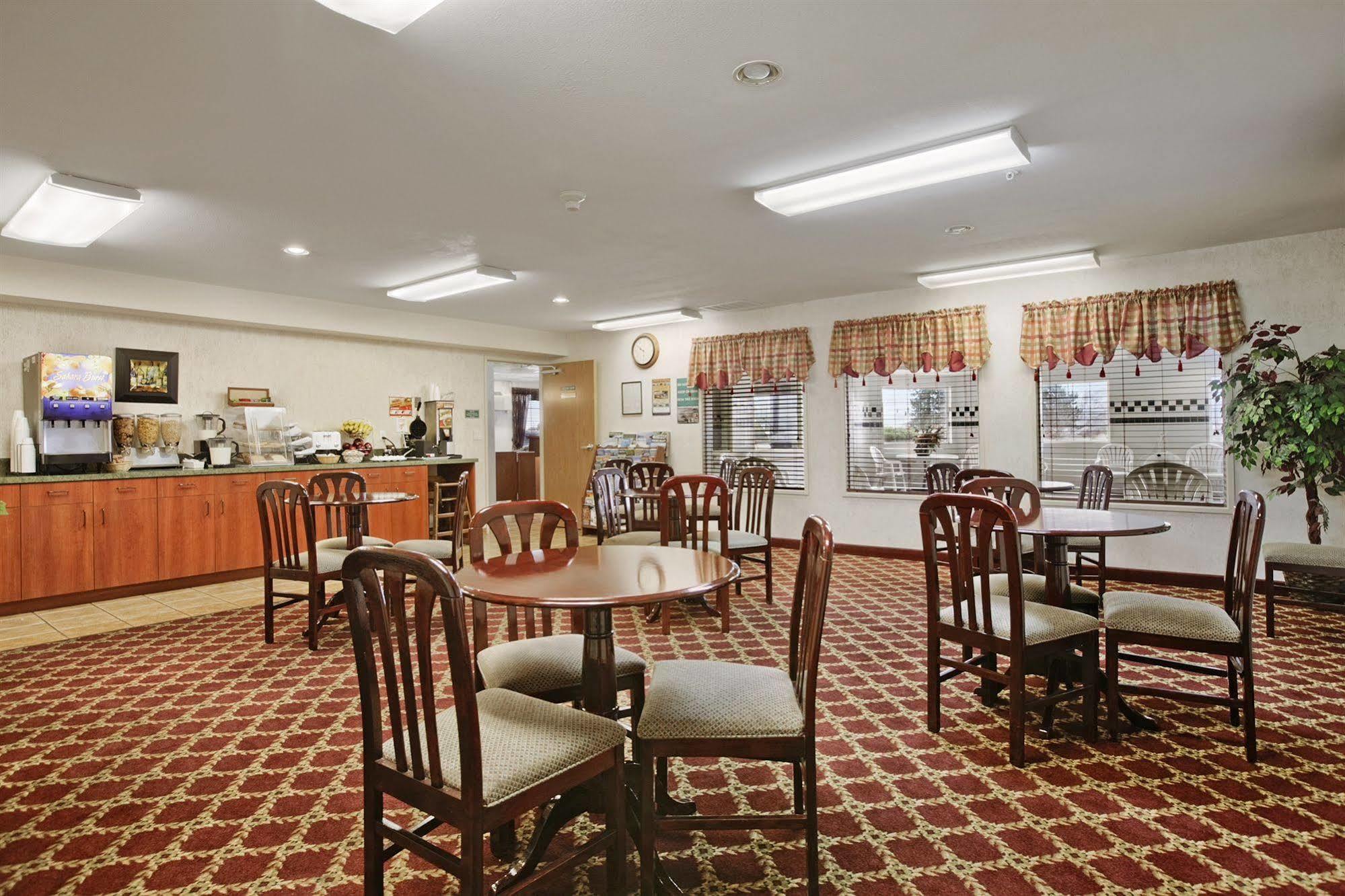 Toppenish Inn And Suites Restaurant photo