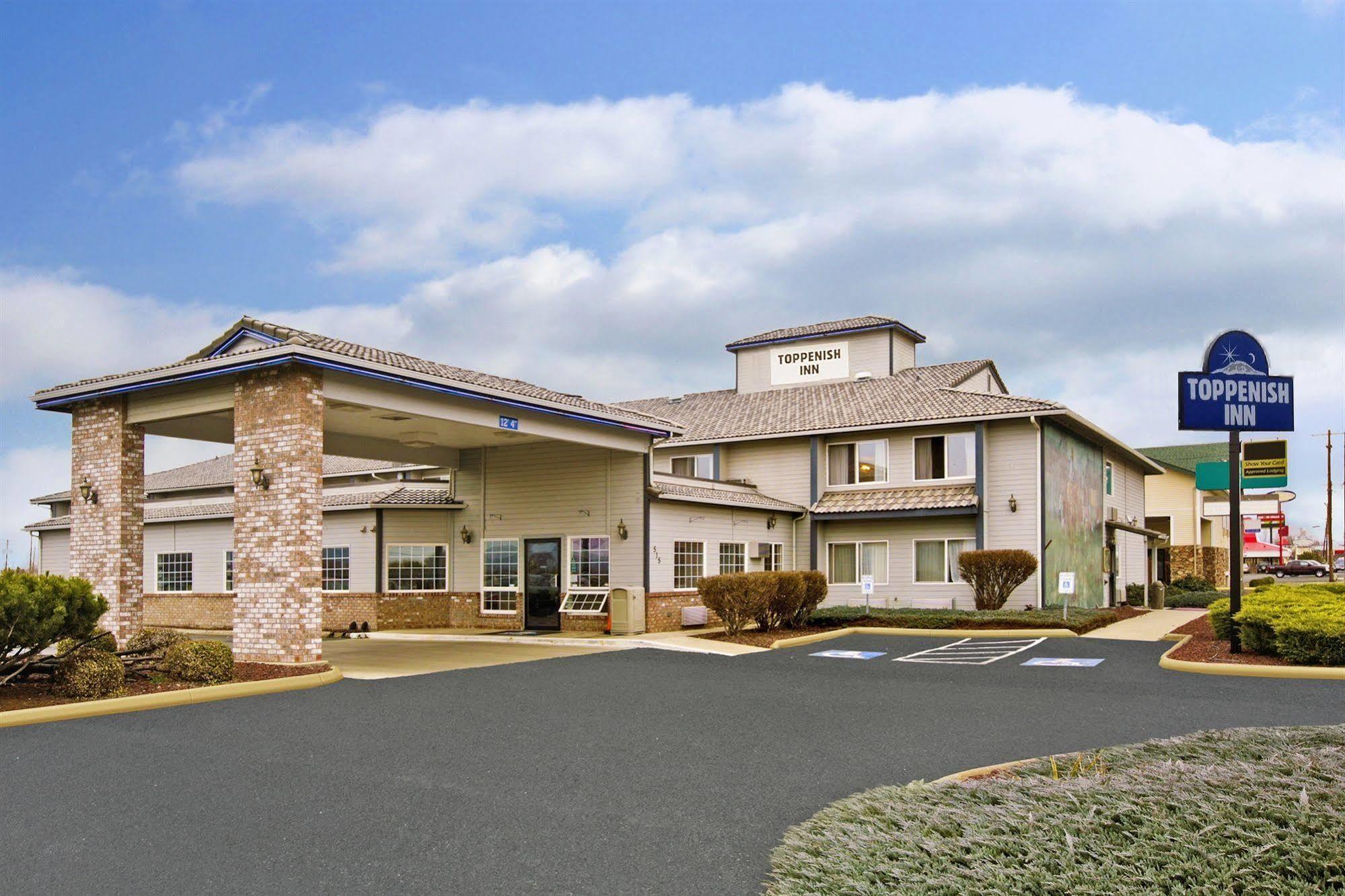 Toppenish Inn And Suites Exterior photo