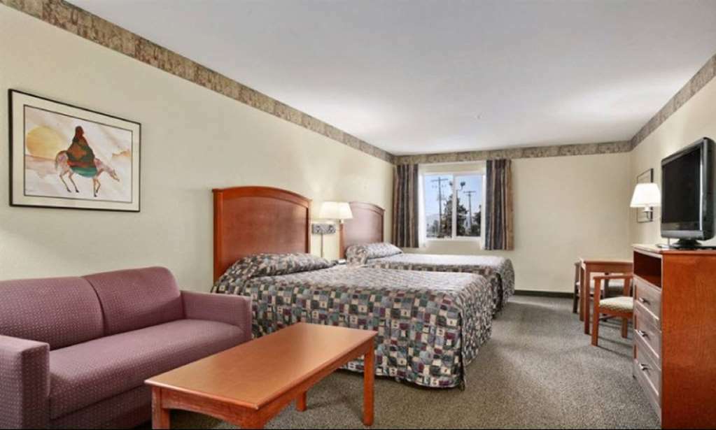 Toppenish Inn And Suites Room photo